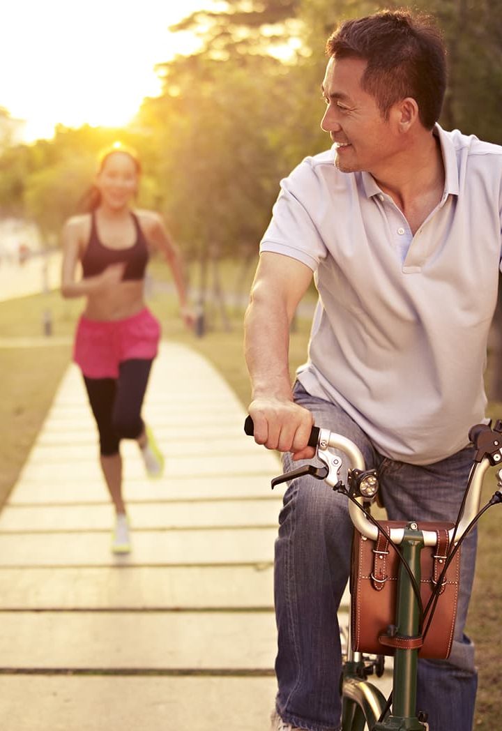 Couple enjoying the outdoors in St. Charles, Illinois